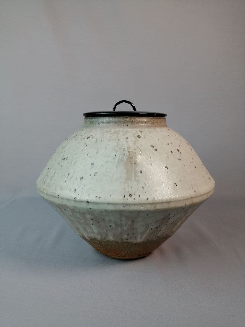 【茶道具】辻光夫作　流白釉花瓶・水指　水指273