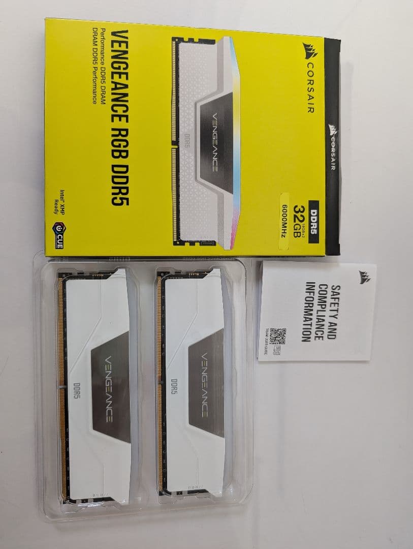 メモリー CORSAIR VENGEANCE RGB DDR5 32GB