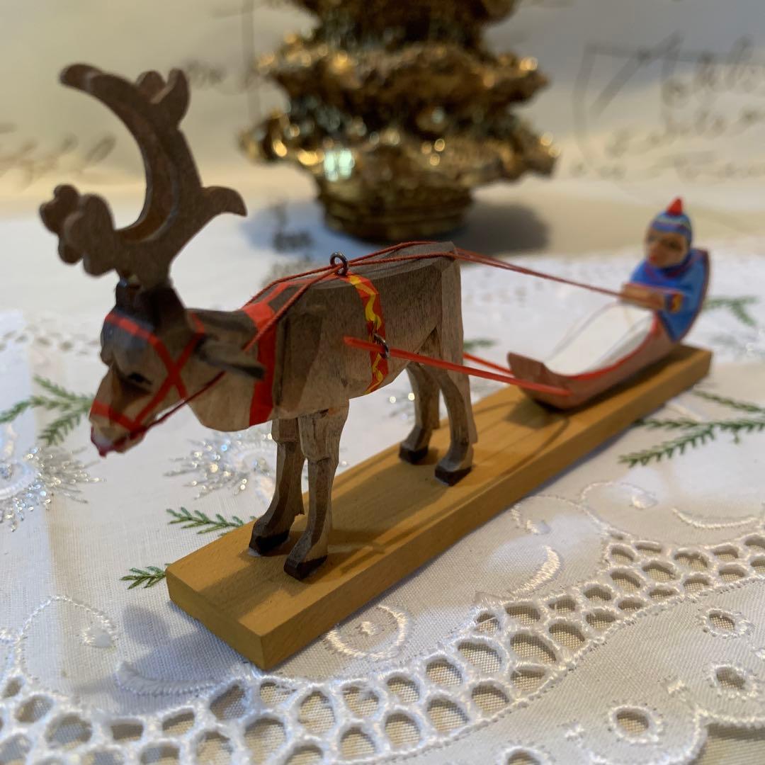 ドイツ製　木製人形　エルツ地方　ヘルビック工房のソリを引く男の子色合いが可愛い！