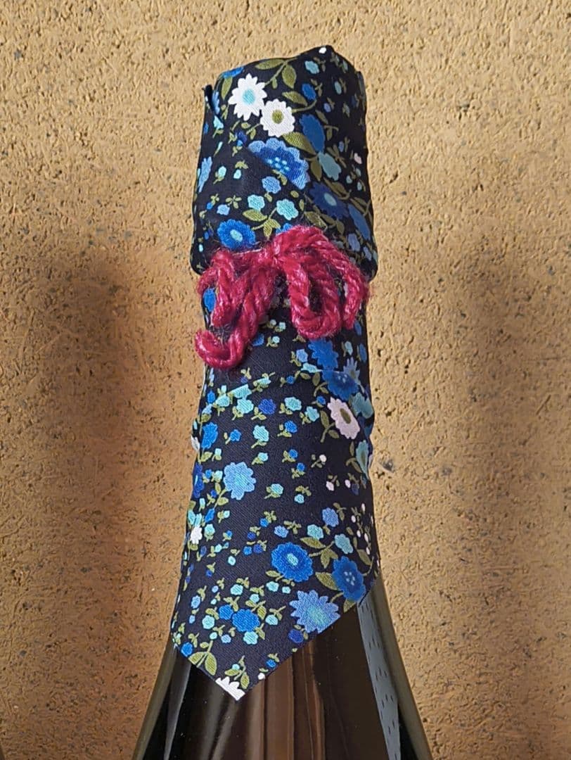 2024赤ずきんの本音「ブリュット・ロッソ」アズッカ エ アズッコ(青花柄)