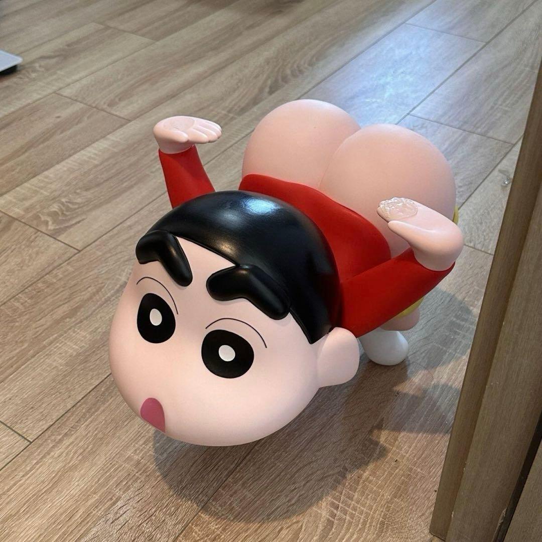 クレヨンしんちゃん トレー付きフィギュア約36cm