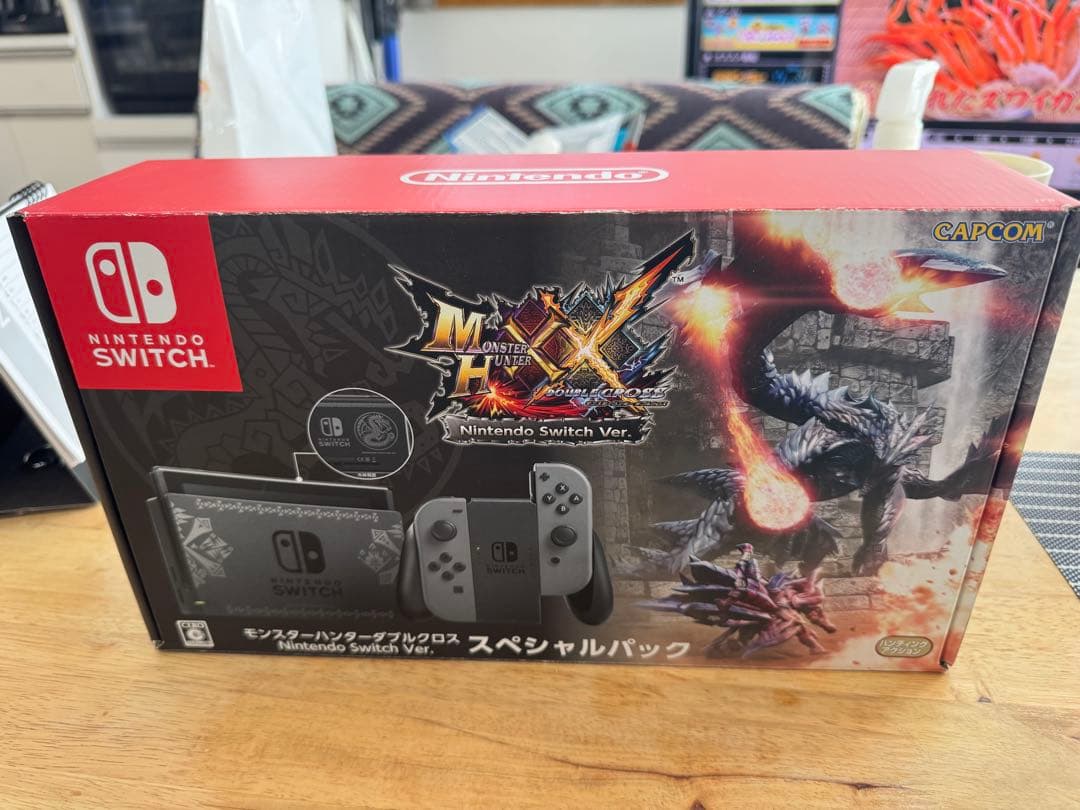 Nintendo Switch 本体 モンハンダブルクロスモデル、ケース付