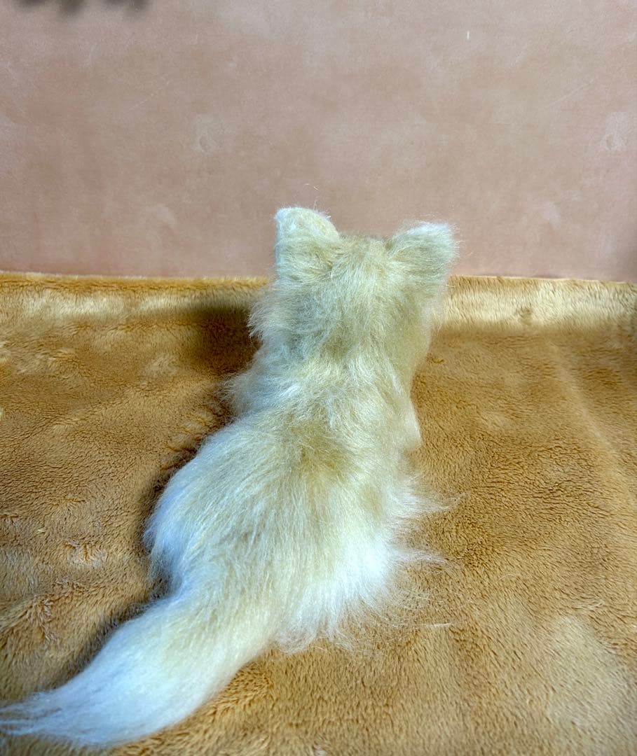 羊毛フェルト　おすましチワワちゃん