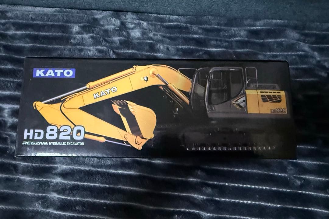 建設模型　KATO HD820 REGZMA油圧ショベル 1/50スケール