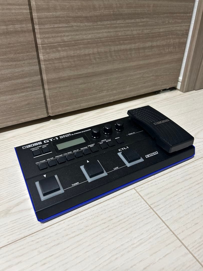 BOSS GT-1 ギターエフェクター（ACアダプター付属）