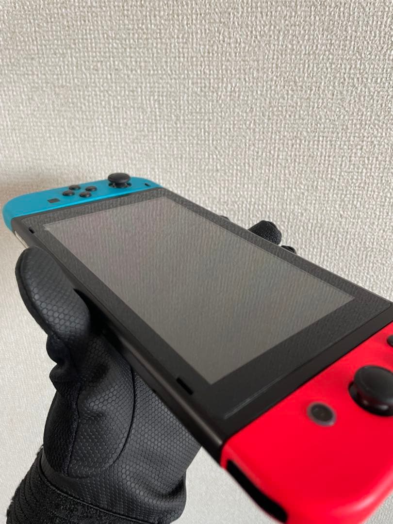 Nintendo Switch 本体 Joy-Con付き。　異音します！