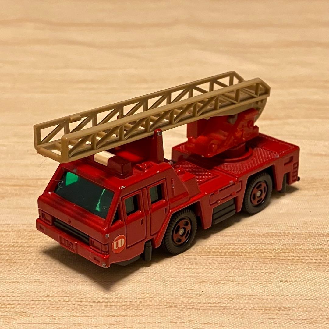 トミカ 日産ディーゼル ハシゴ付き消防車 UDシール No.22.43