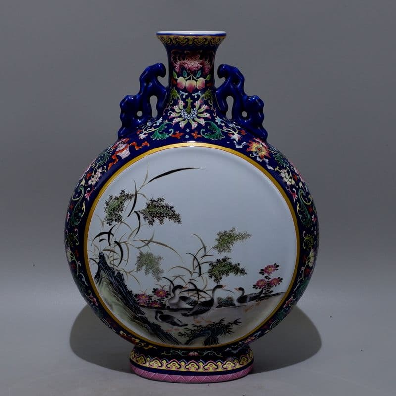 藍地琺瑯彩纏枝両面開窓花鳥抱月瓶 景徳鎮陶磁器 装飾品 現代工芸品 美術品 置物