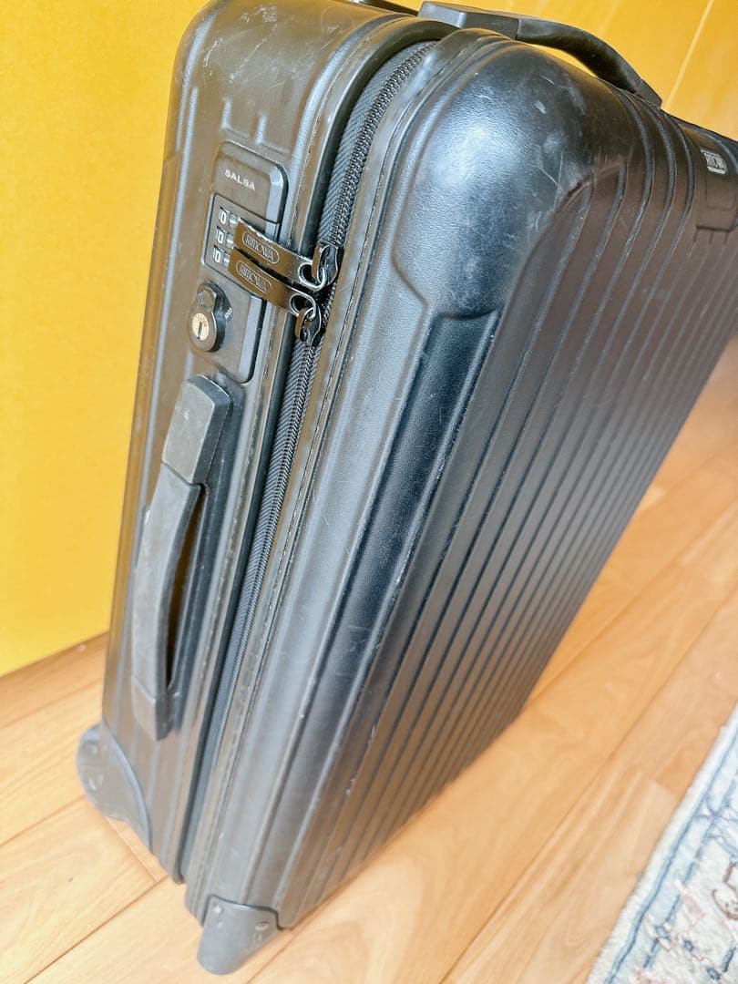 Rimowa ブラックキャリーケース