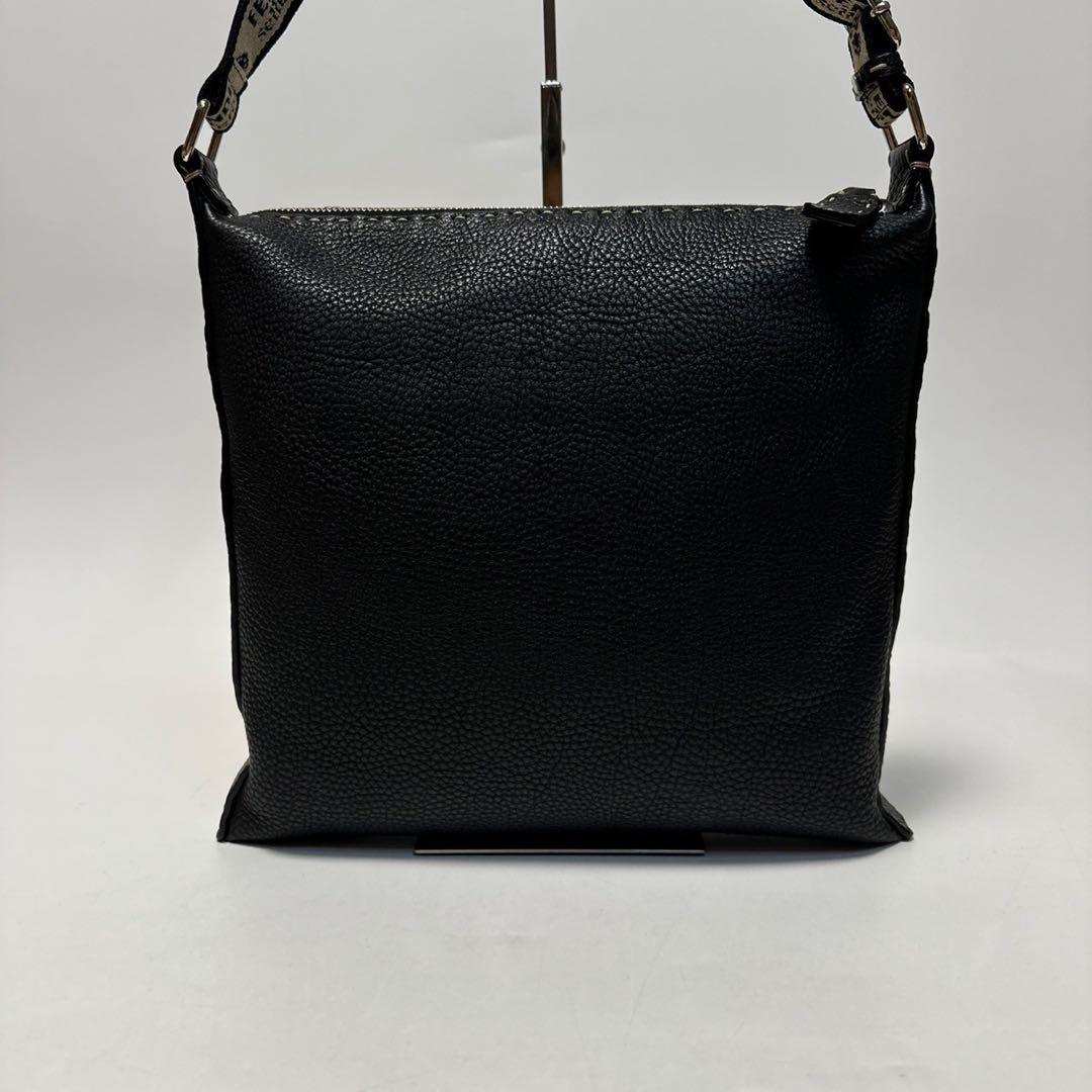 o90【極美品】フェンディ　セレリア　レザー　ブラック　黒　ショルダーバッグ.
