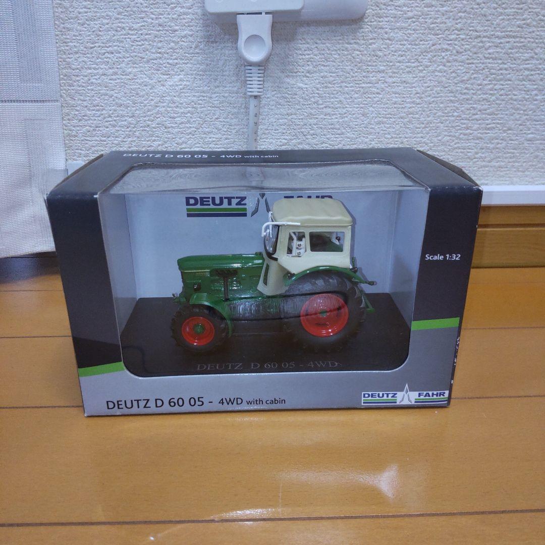 DEUTZ D60 05-4WD キャビン付 1/32