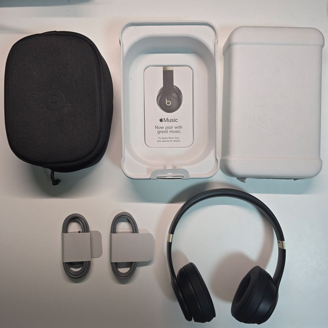 超美品 Beats Solo 4 ブラック ゴールド