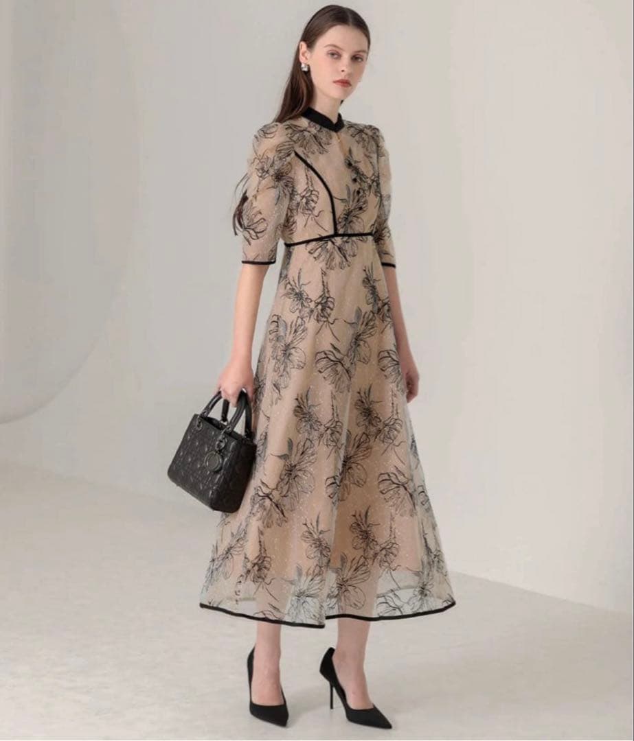 【美品】Leja 配色パイピングプチハイネック花柄刺繍ラメレースロング丈　M