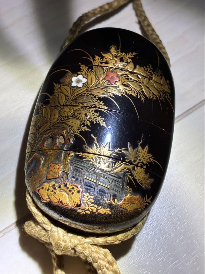 時代物　秋草蒔絵　象嵌細工　印籠　根付