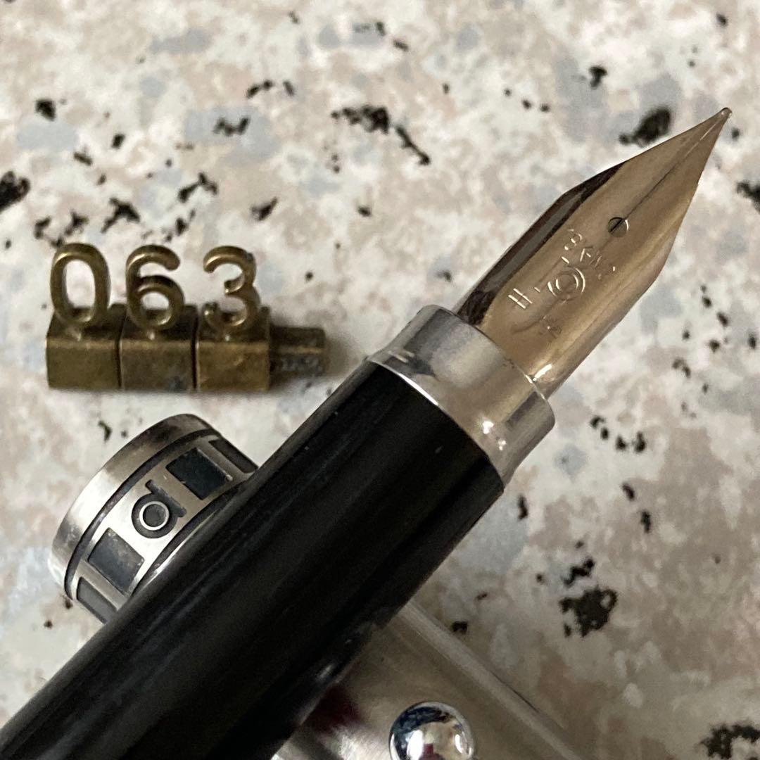 #063 オーバーホール済み 万年筆 プラチナ 蝕刻 18k WG