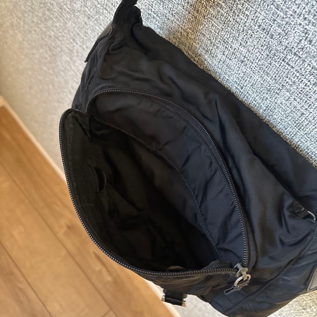 PRADA ブラック ショルダーバッグ　ロゴ　正規品