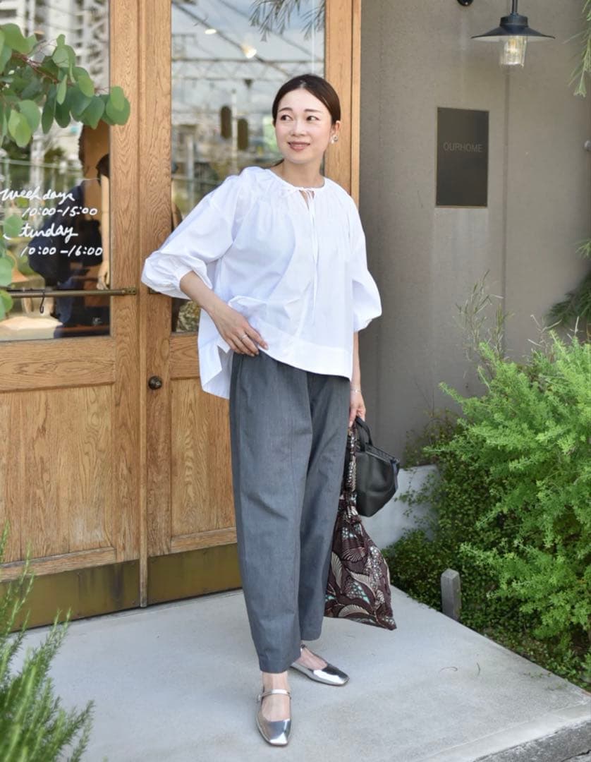 OUR チャコールグレー コクーンパンツ コットン混紡