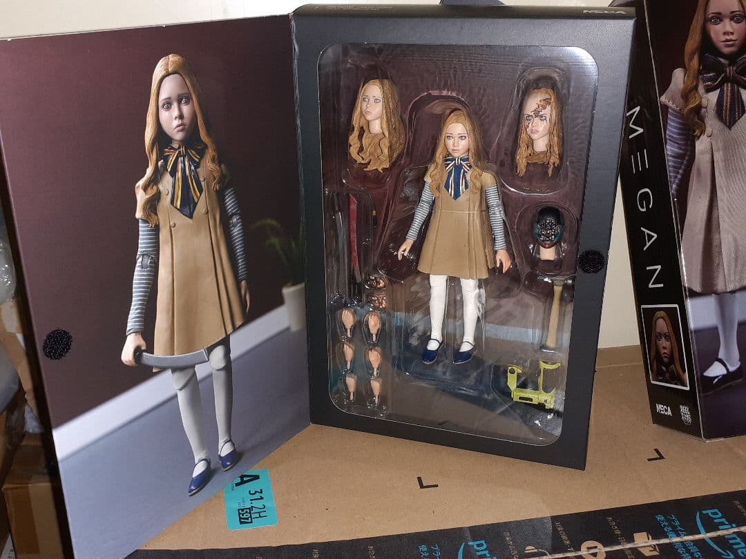 ネカ　ミーガン　アルティメットフィギュア　アクションドール　2体セット
