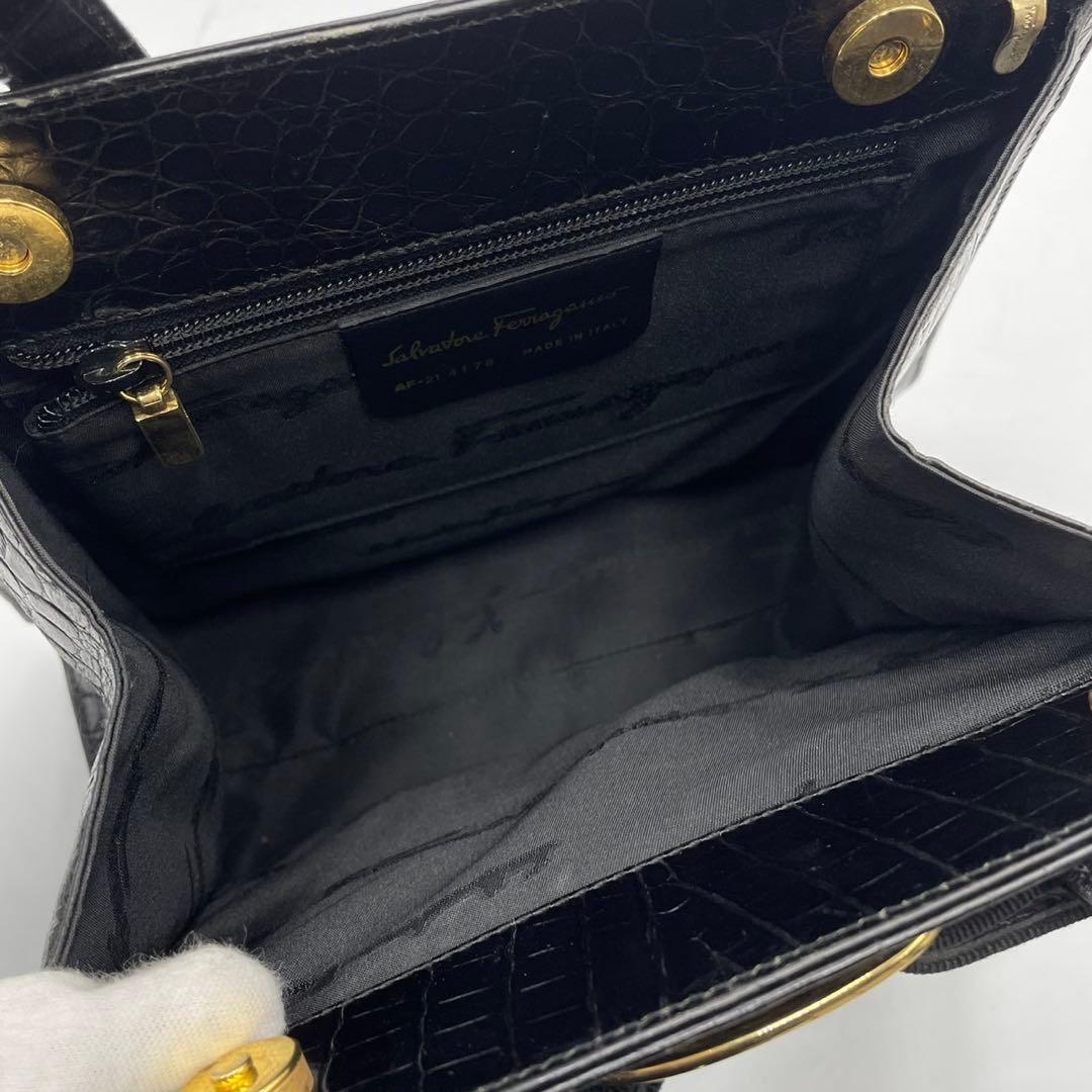 美品● フェラガモ ハンドバッグ ヴァラリボン 金具 クロコ ブラック レザー