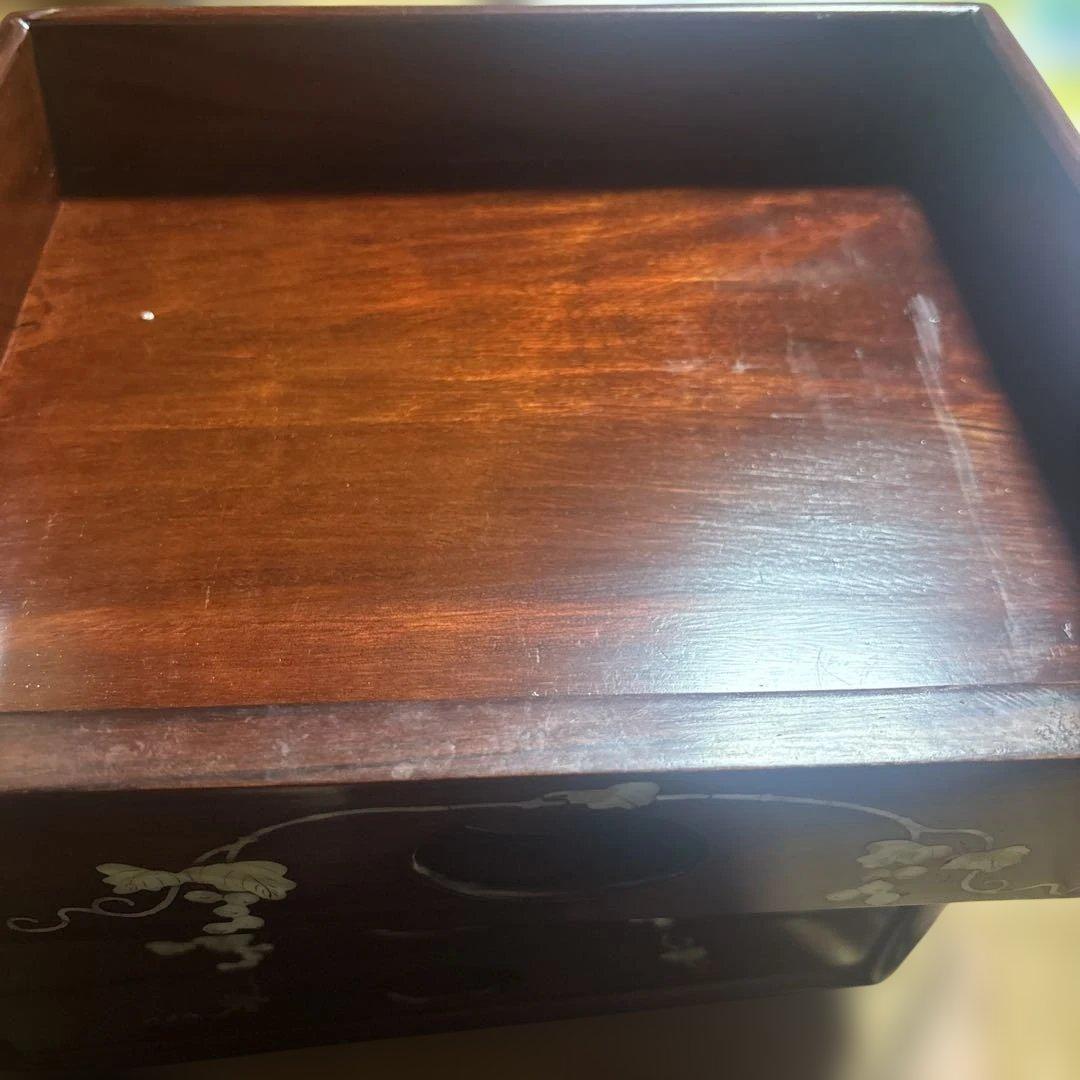 高級銘木 唐木 花梨無垢 螺鈿細工 木製3段小引き出し 箪笥 葡萄装飾 ①