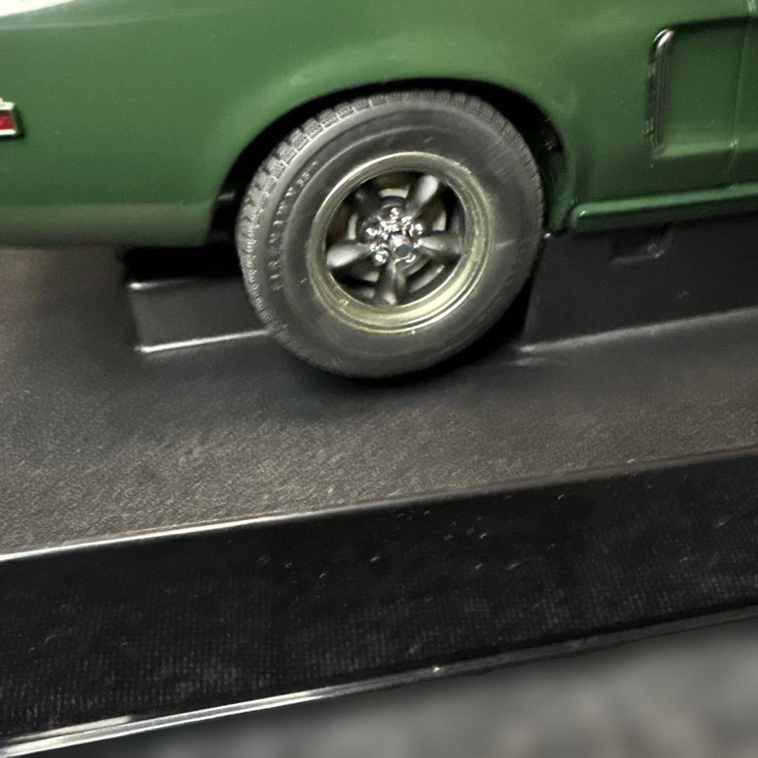 オートアート 1/18 ブリット マスタング オリジナル ダイキャストモデル