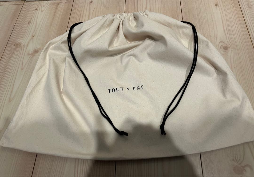 TOUT Y ESTトゥティエ 黒 スエード SAC LOQUET ロケバッグ