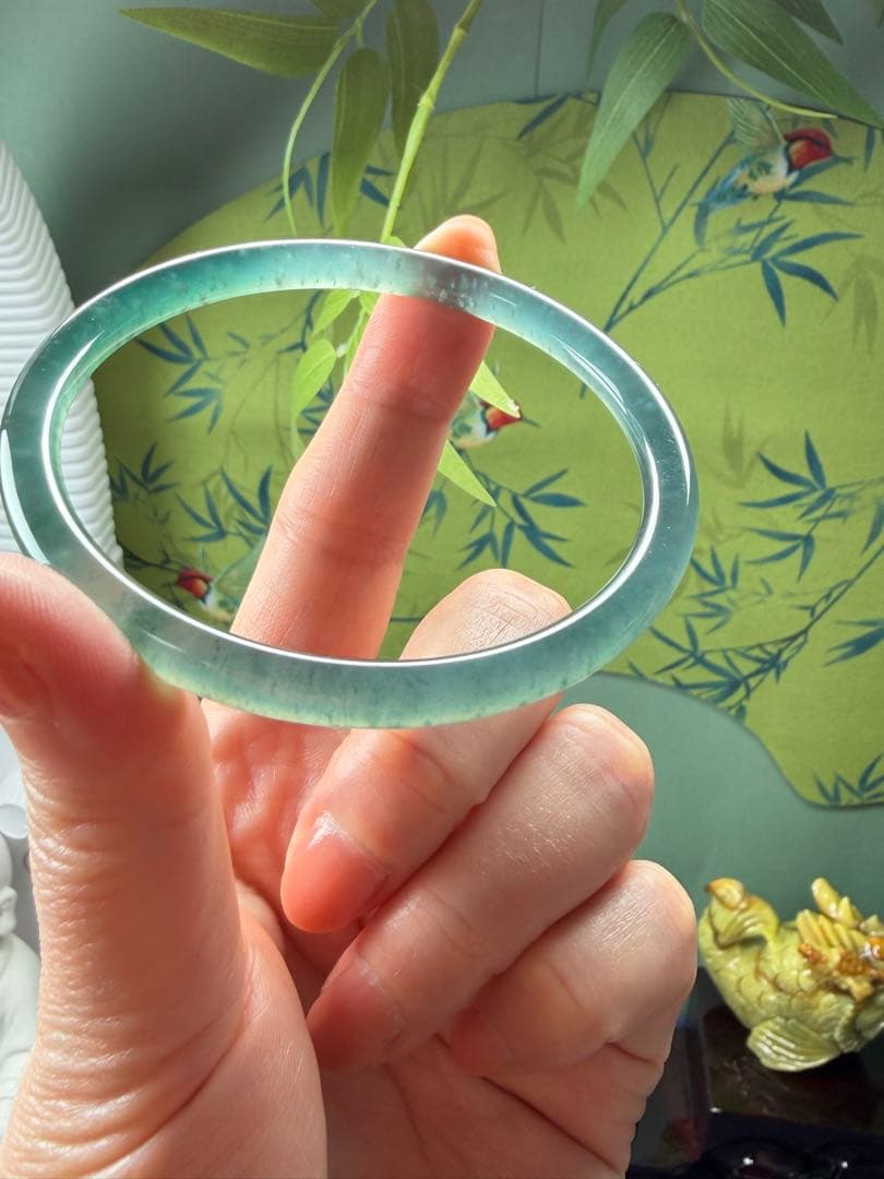 新入荷❣️天然本翡翠　特色雪花綿入り【半山半水】高氷藍水細身バングル　鑑定書付き