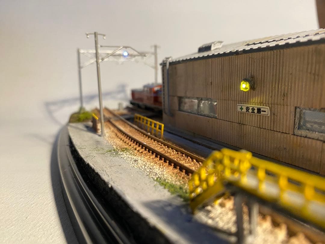Nゲージ　ジオラマ　鉄道　模型　機関区　LED照明付き