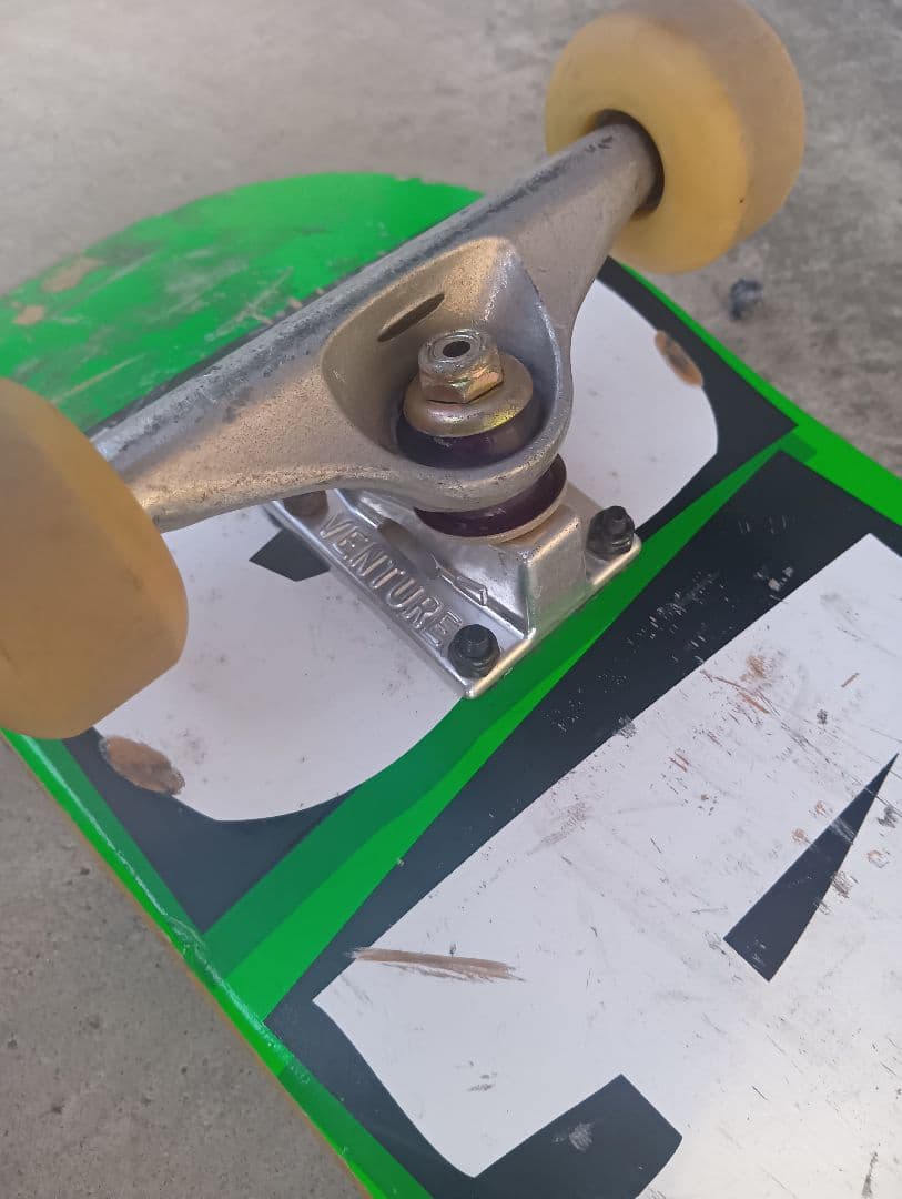 BAKER グリーン スケートボード