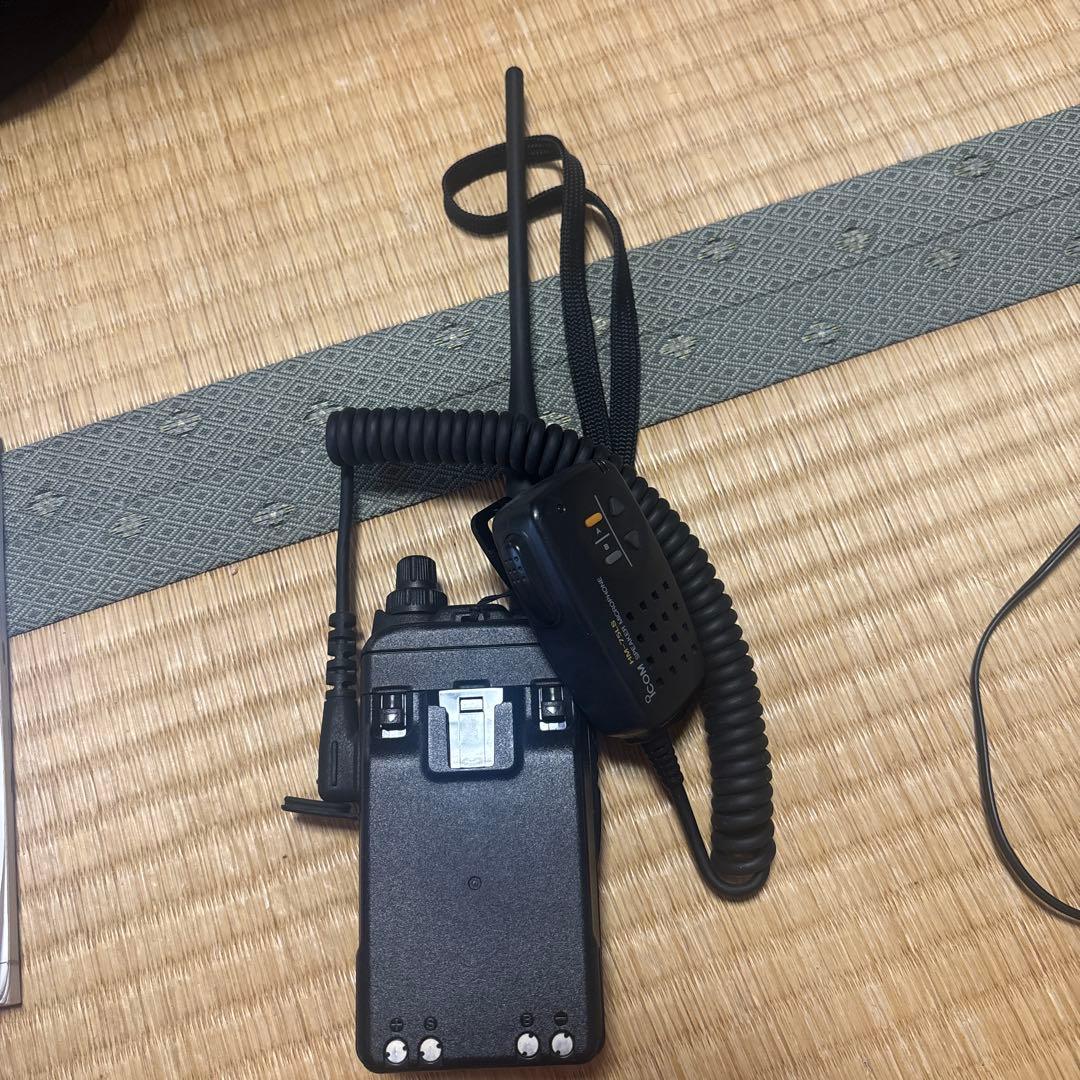 IC-51 D-STAR トランシーバー 充電器付き