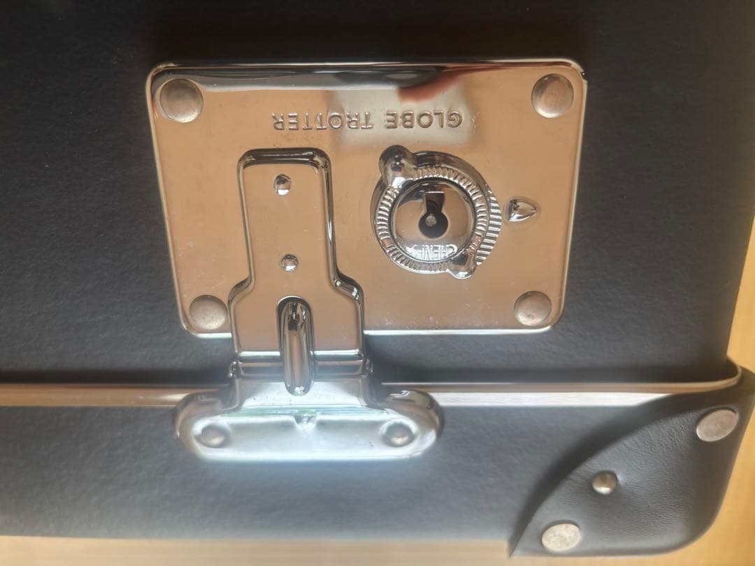 美品 グローブトロッター　GLOBE TROTTER 鍵付き【即決おまけ付き】