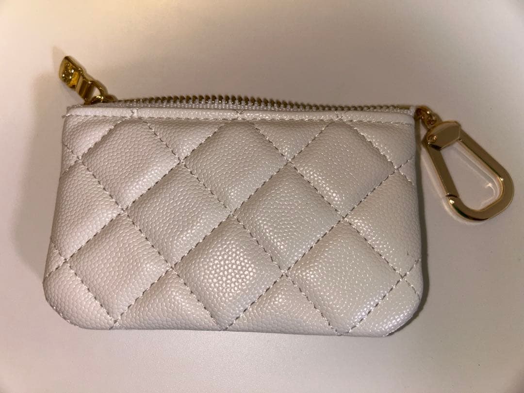 CHANEL ノベルティ　ケース ホワイト
