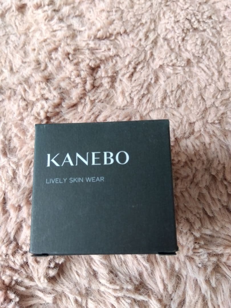 KANEBO ライブリースキンウェア II 230 Vanilla　新品未使用