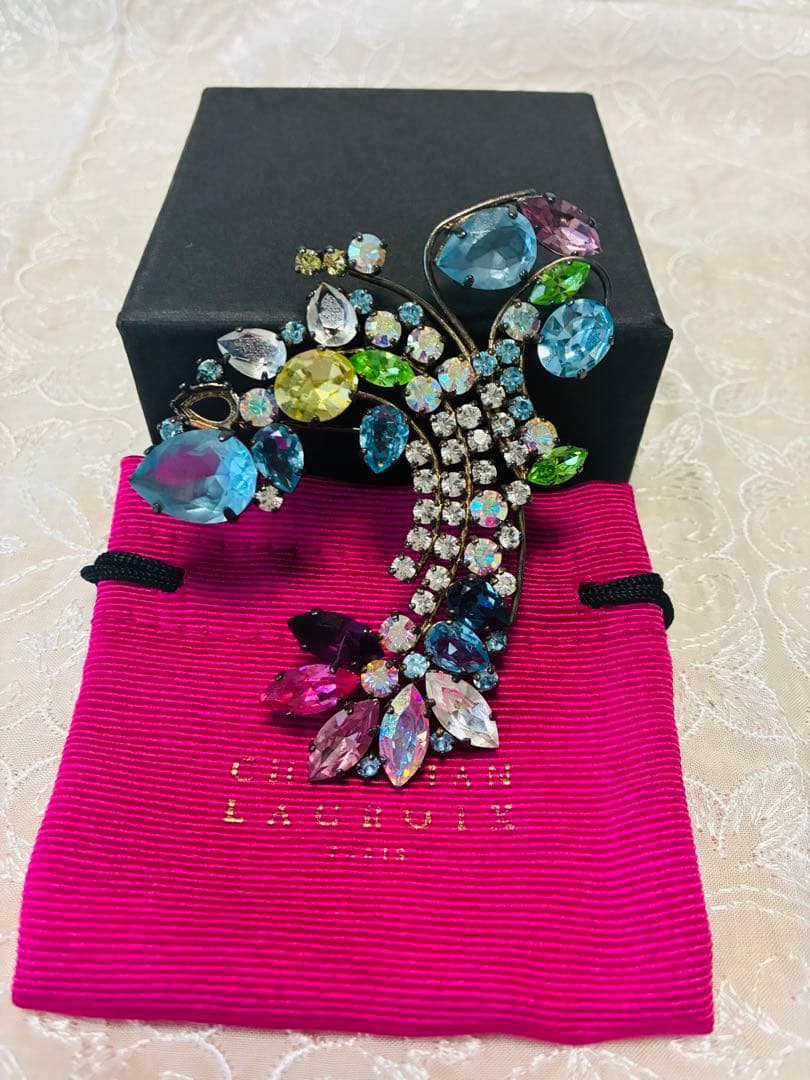 CHRISTIAN LACROIX 多色ブローチ　石外れ有　特価