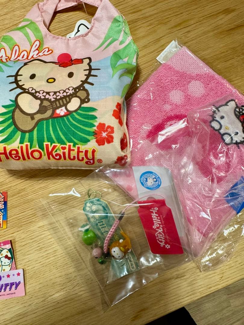 チ*王様 ハローキティ ストラップ 41➕2個セット おまけつき