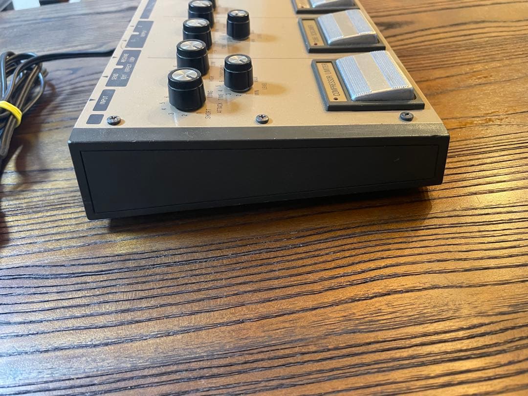 Maxon UE 300 マルチエフェクター 【ヴィンテージ 艶あり TS-9】