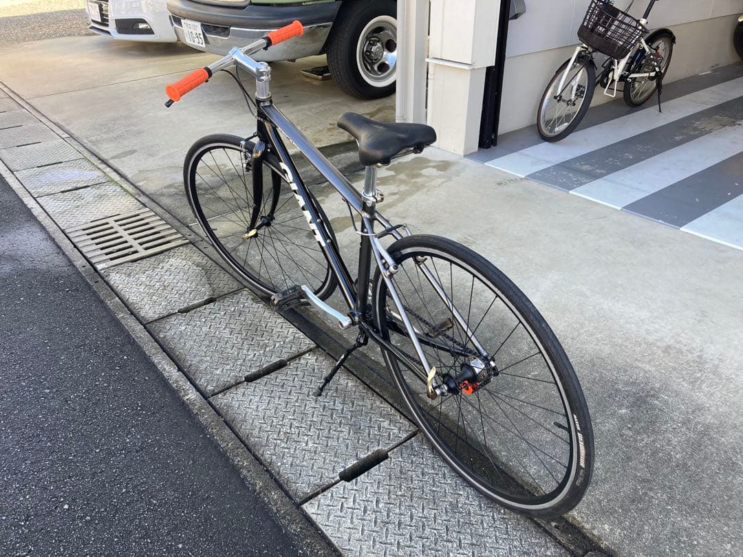 GIANT ESCAPE クロスバイク ブラック　マウンテンバイク　ロードバイク