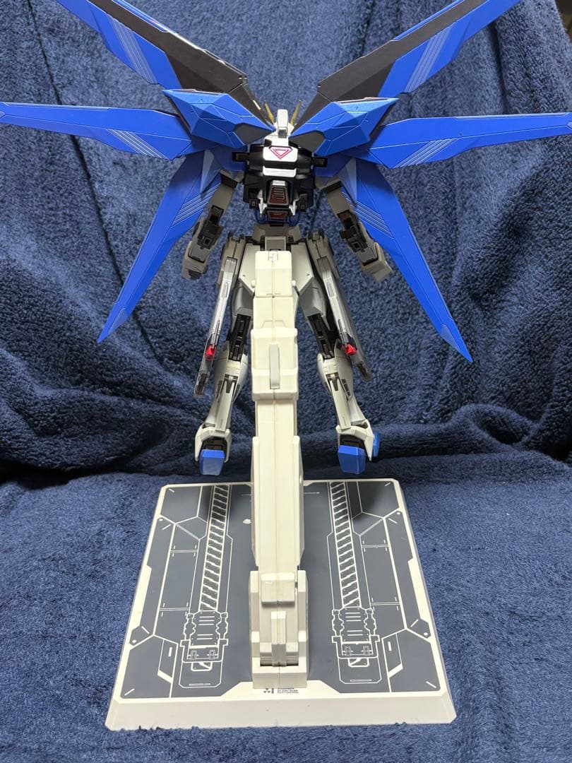 L BUILD メタルビルド　フリーダムガンダム　中古品