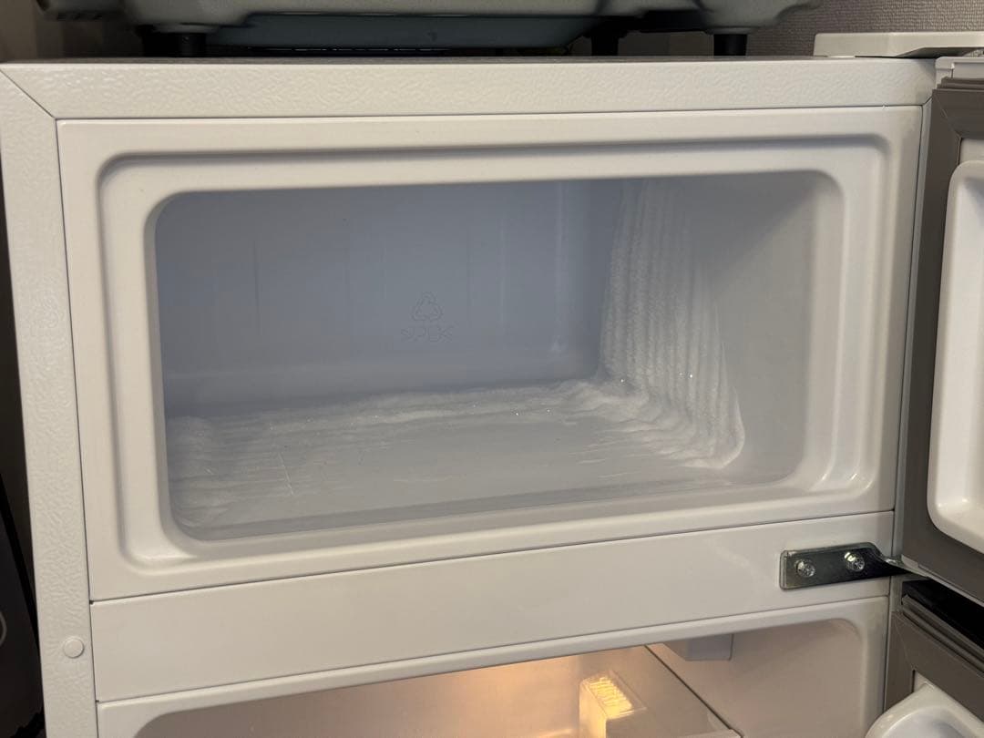 Hisense 2ドア冷蔵庫 ホワイト　省エネ　ハイセンス HR-B91HW