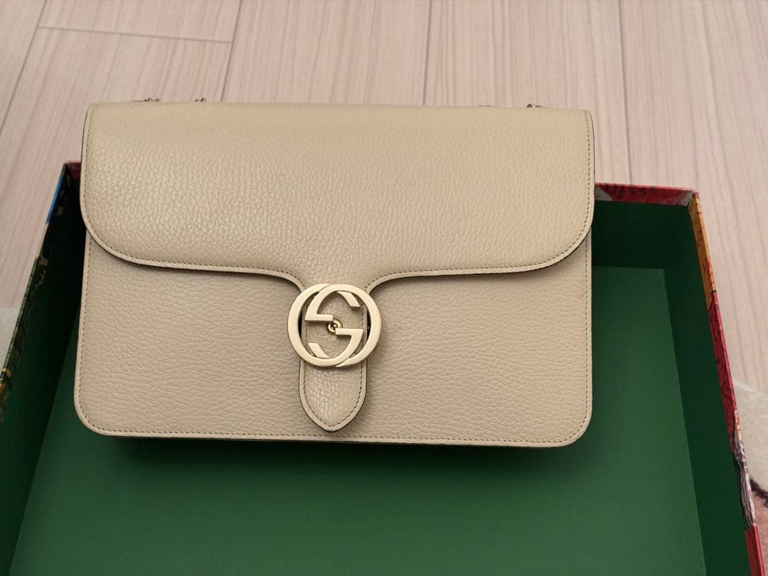 Gucci ベージュ ショルダーバッグ