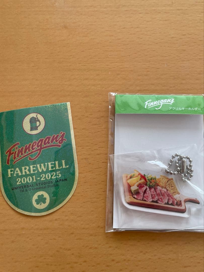 フィネガンズ•バー&グリル　アクリルキーホルダー　と　ステッカー