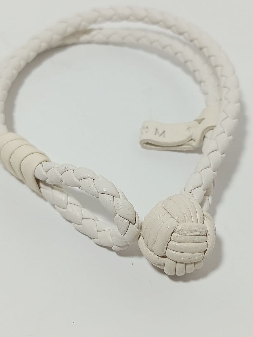 BOTTEGA VENETA　ボッテガベネタ　イントレチャート ブレスレット　白