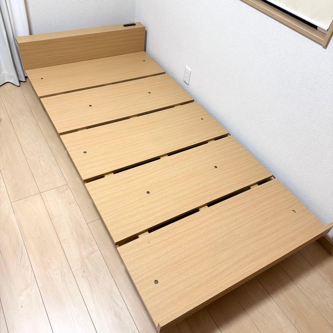 【送料無料✨】北欧ローベッドフレーム シングル コンセント付 簡単組立