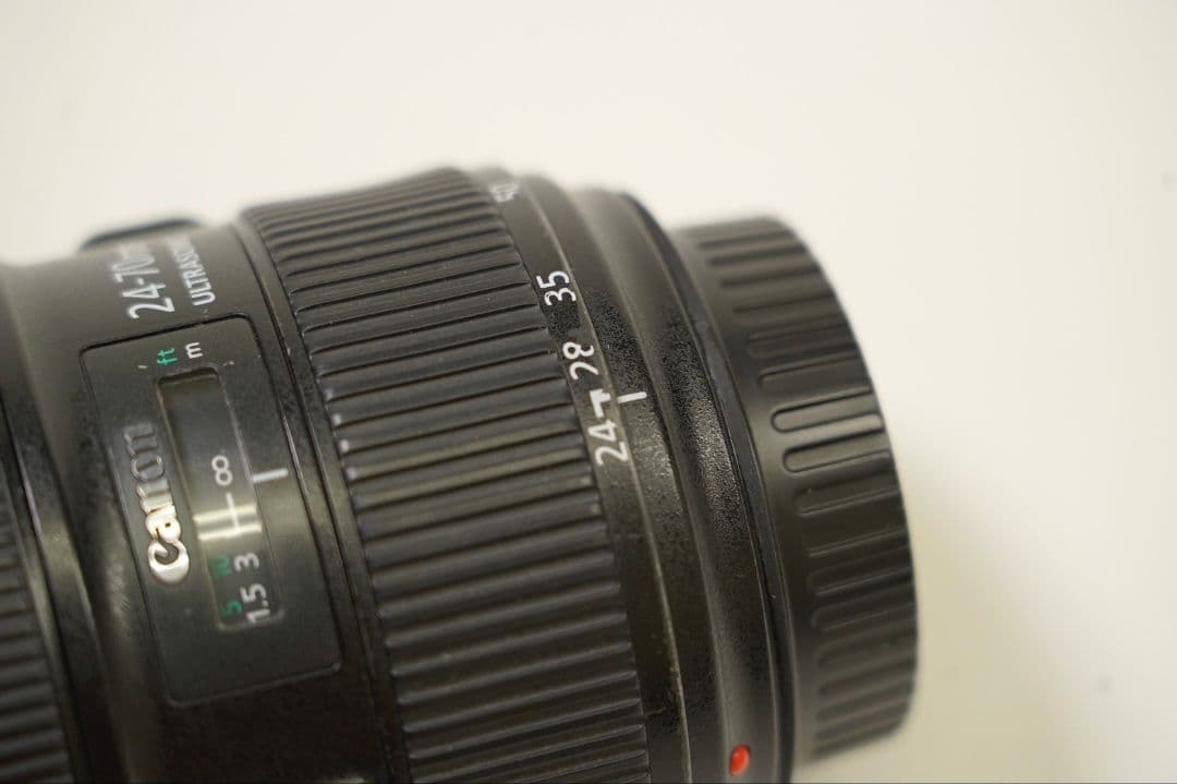 キャノン　ズームレンズ　EF24-70mm　F2.8