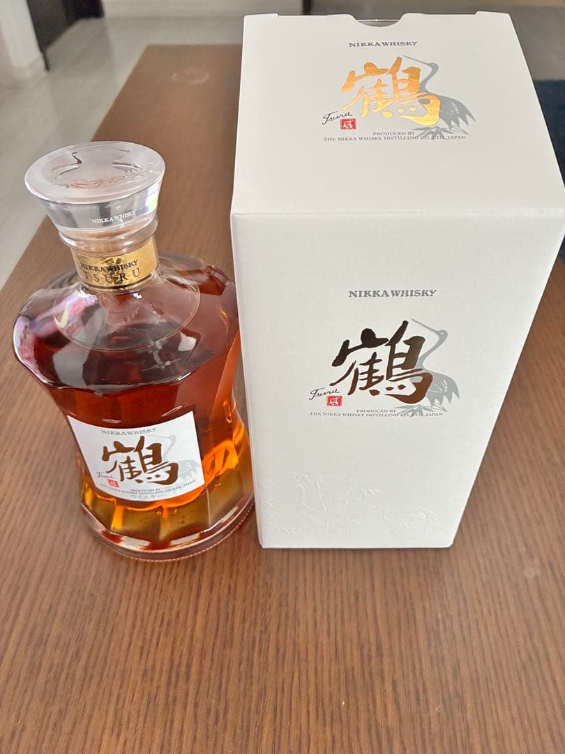 ニッカ ウイスキー 鶴　蒸溜所限定販売品　新品未開栓　化粧箱付き