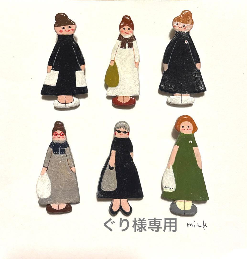 ハンドメイド陶製ブローチ