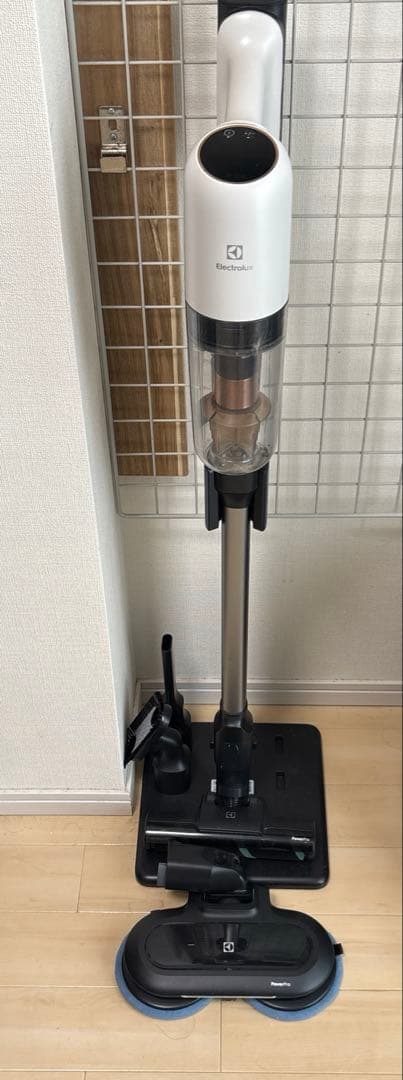 明日迄　エレクトロラックス Ultimate700 スティック型掃除機