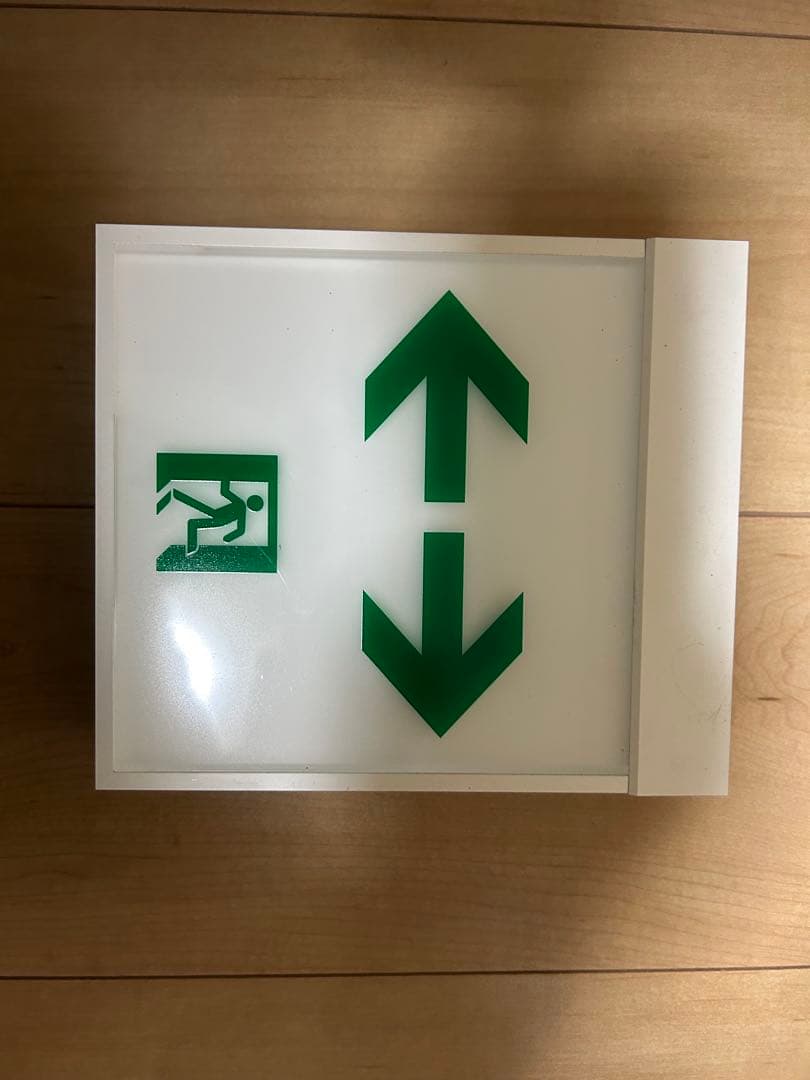 パナソニック C級LED誘導灯、適合表示板　 2023年製