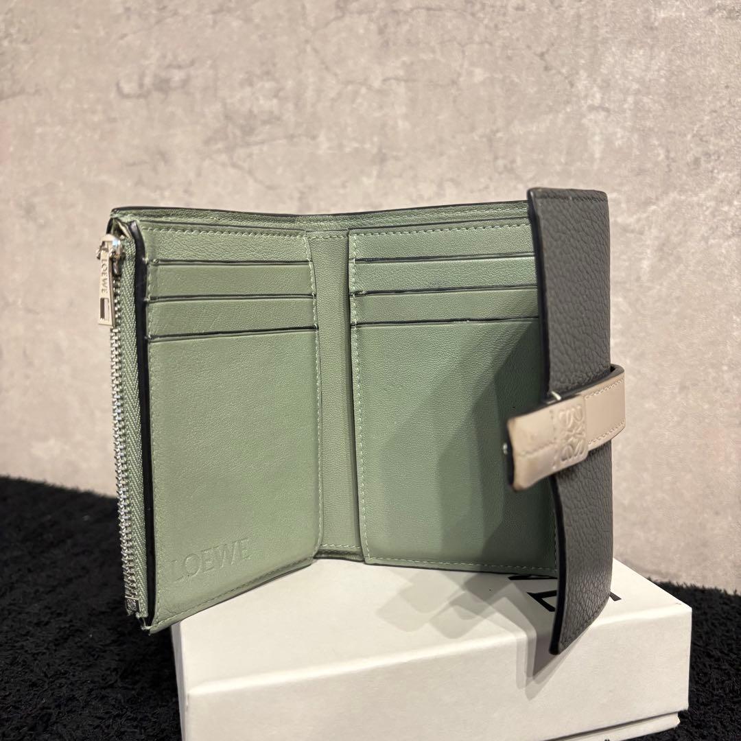 美品 LOEWE ロエベ バーティカルウォレット スモール グレイ グリーン