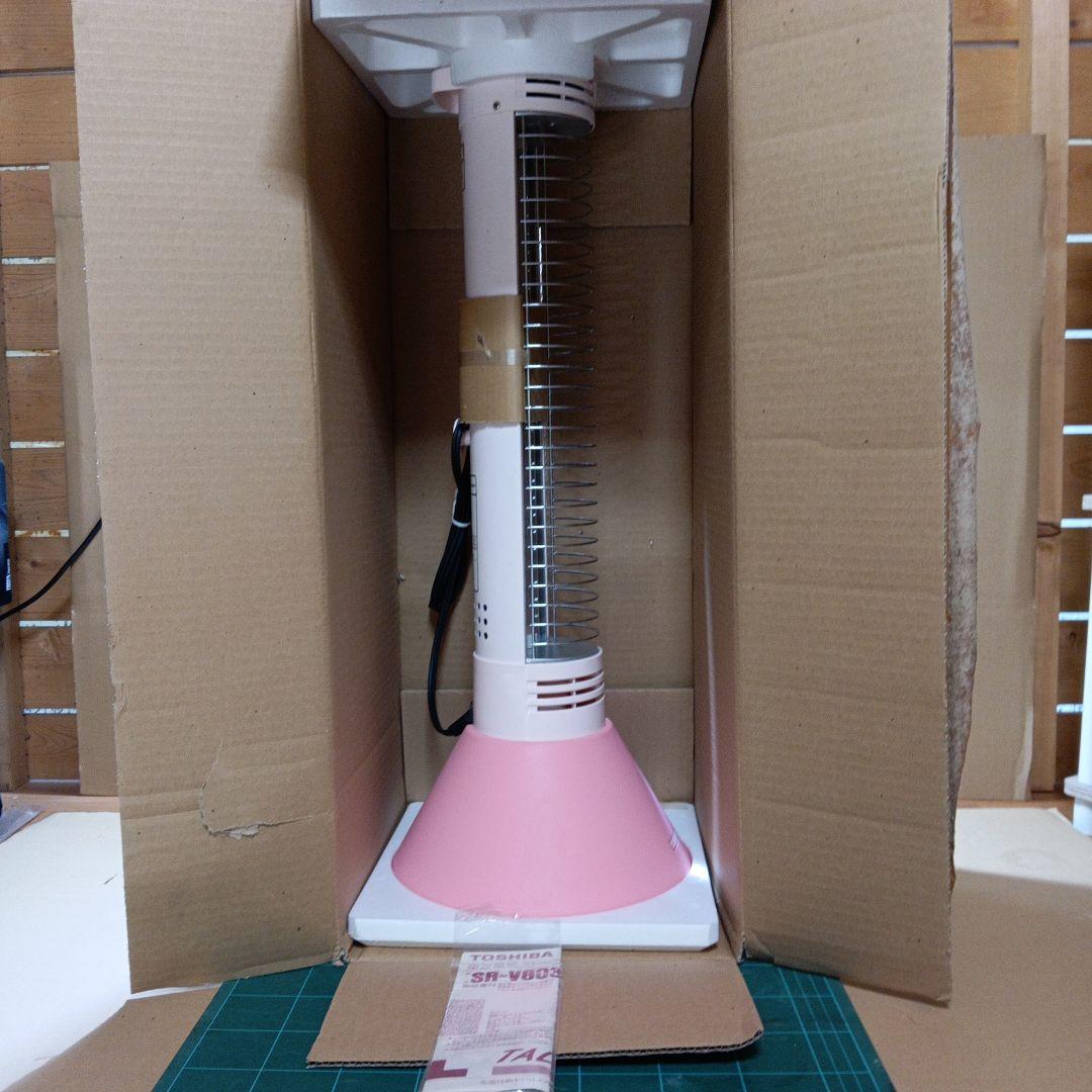 新品　昭和レトロ　ピンク　東芝製　トールボーイ型　電気ストーブ　ＳＲ－V８０３
